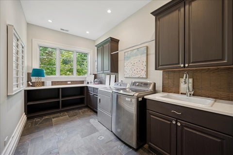 Tiny photo for 24 Bridlewood Road, Northbrook, IL 60062 (MLS # 12714458)