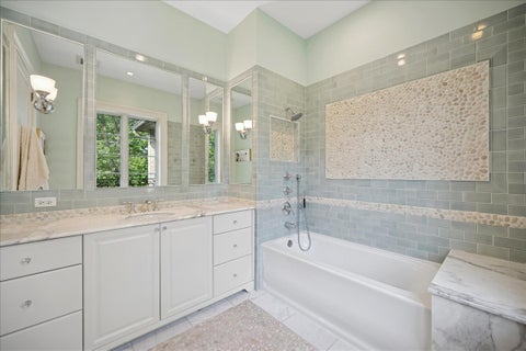 Tiny photo for 24 Bridlewood Road, Northbrook, IL 60062 (MLS # 12714458)