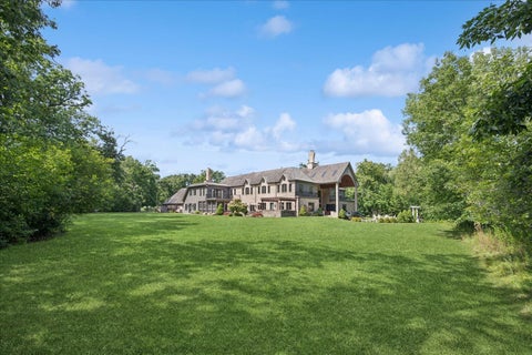 Tiny photo for 24 Bridlewood Road, Northbrook, IL 60062 (MLS # 12714458)