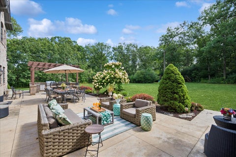 Tiny photo for 24 Bridlewood Road, Northbrook, IL 60062 (MLS # 12714458)