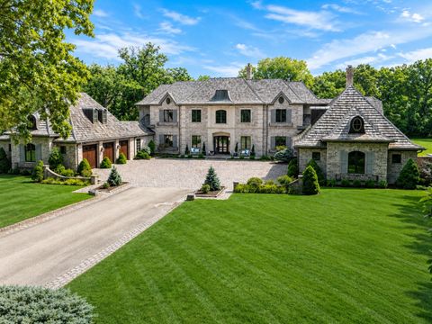 Photo of 24 Bridlewood Road, Northbrook, IL 60062 (MLS # 12714458)
