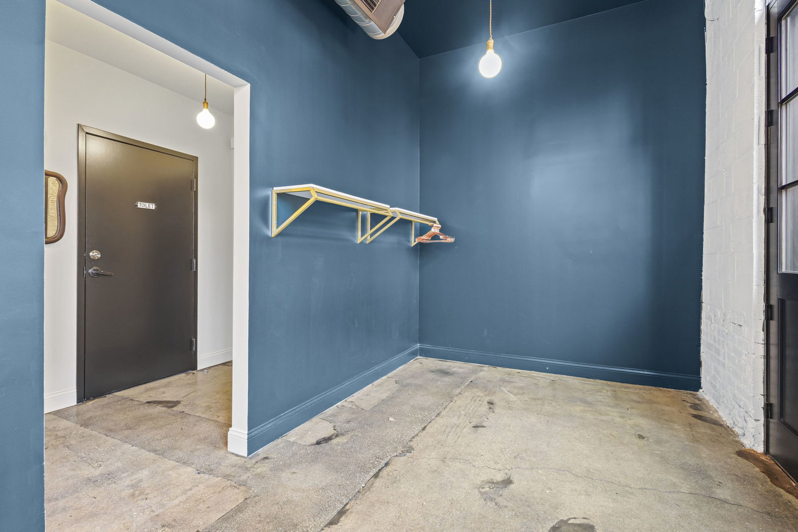 2500 W Chicago Avenue