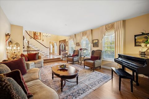 Tiny photo for 2130 Magnolia Lane, Highland Park, IL 60035 (MLS # 12505194)