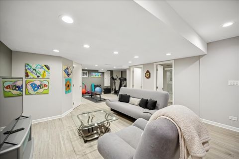 Tiny photo for 2130 Magnolia Lane, Highland Park, IL 60035 (MLS # 12505194)