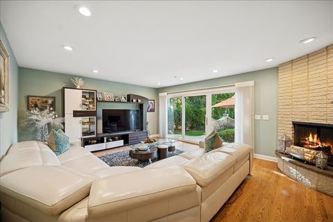 Tiny photo for 2130 Magnolia Lane, Highland Park, IL 60035 (MLS # 12505194)