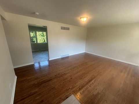 Tiny photo for 16550 Elm Court, South Holland, IL 60473 (MLS # 12485984)