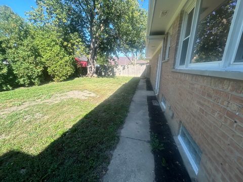 Tiny photo for 16550 Elm Court, South Holland, IL 60473 (MLS # 12485984)