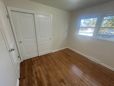 Tiny photo for 16550 Elm Court, South Holland, IL 60473 (MLS # 12485984)