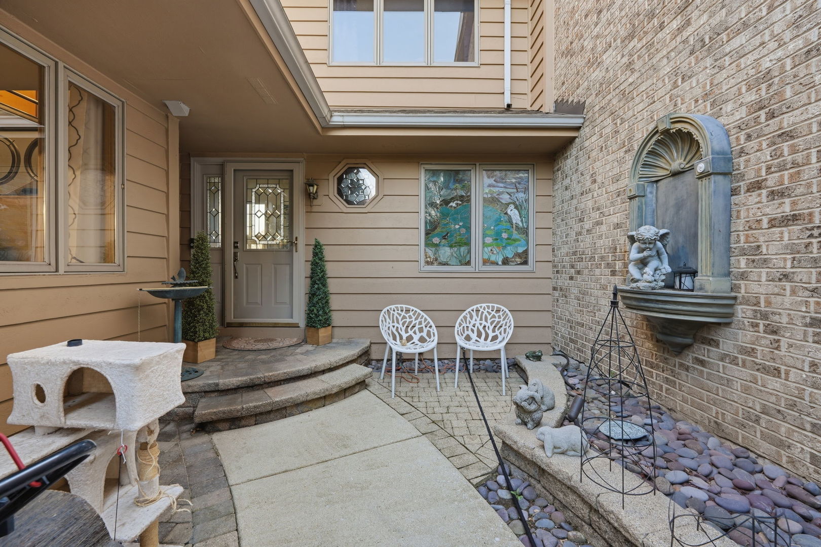 9081 Del Prado Drive