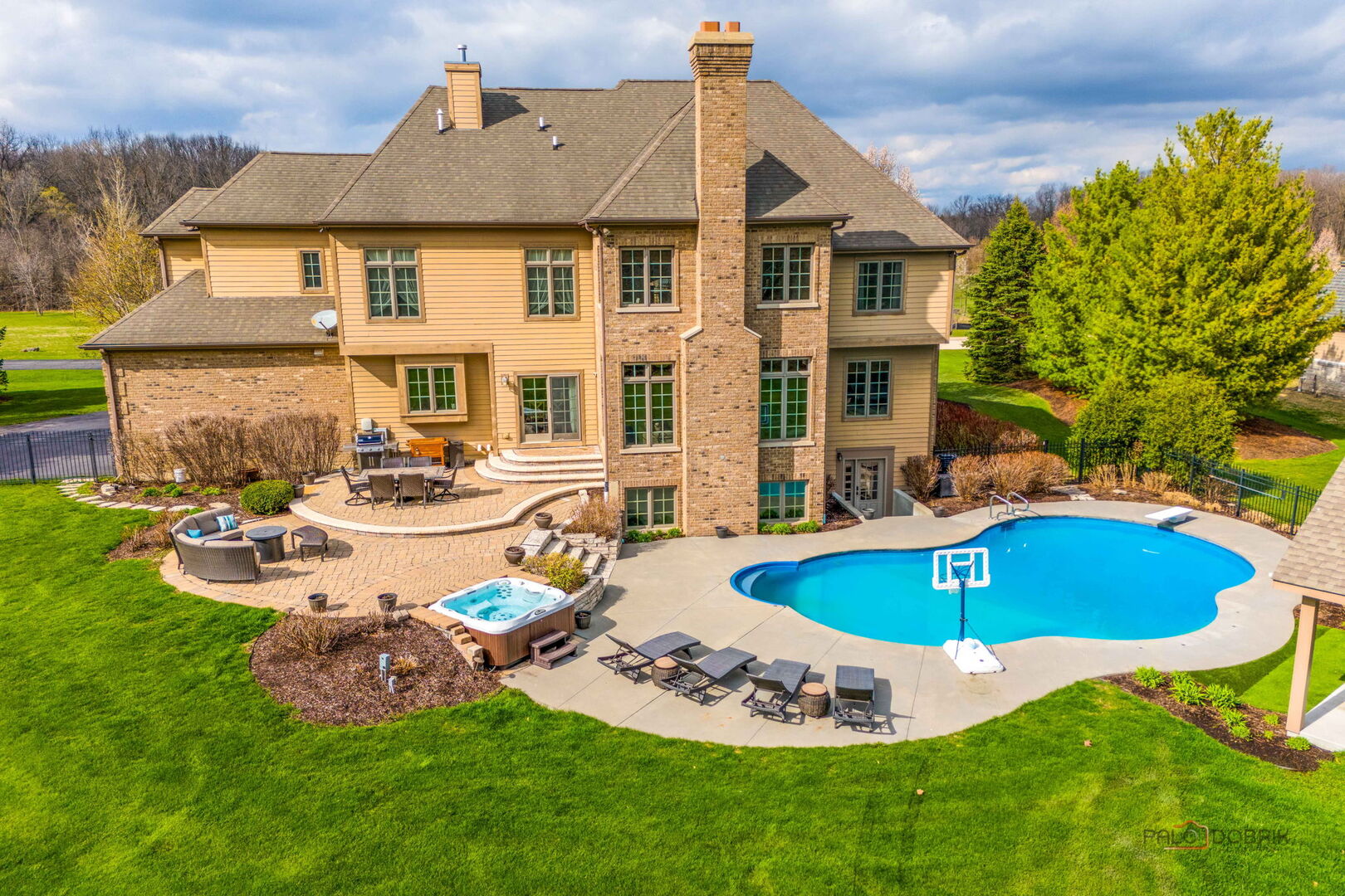 37W209 Deer Pond Court