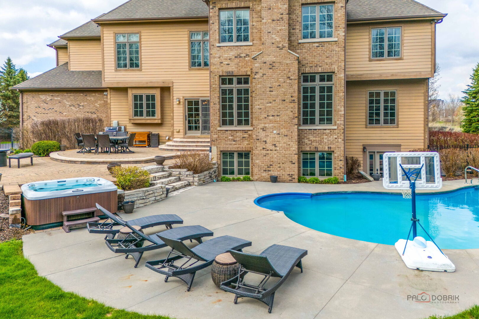 37W209 Deer Pond Court