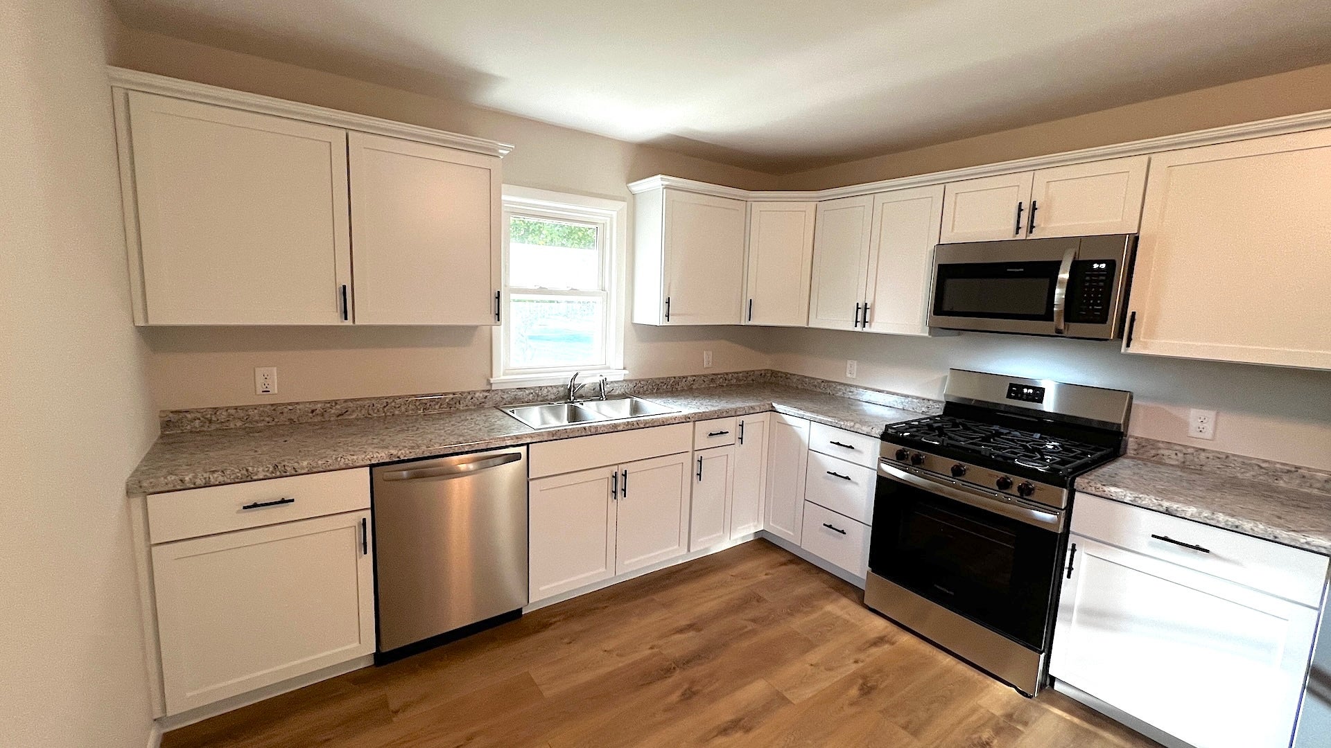 105 W Jackson Street W