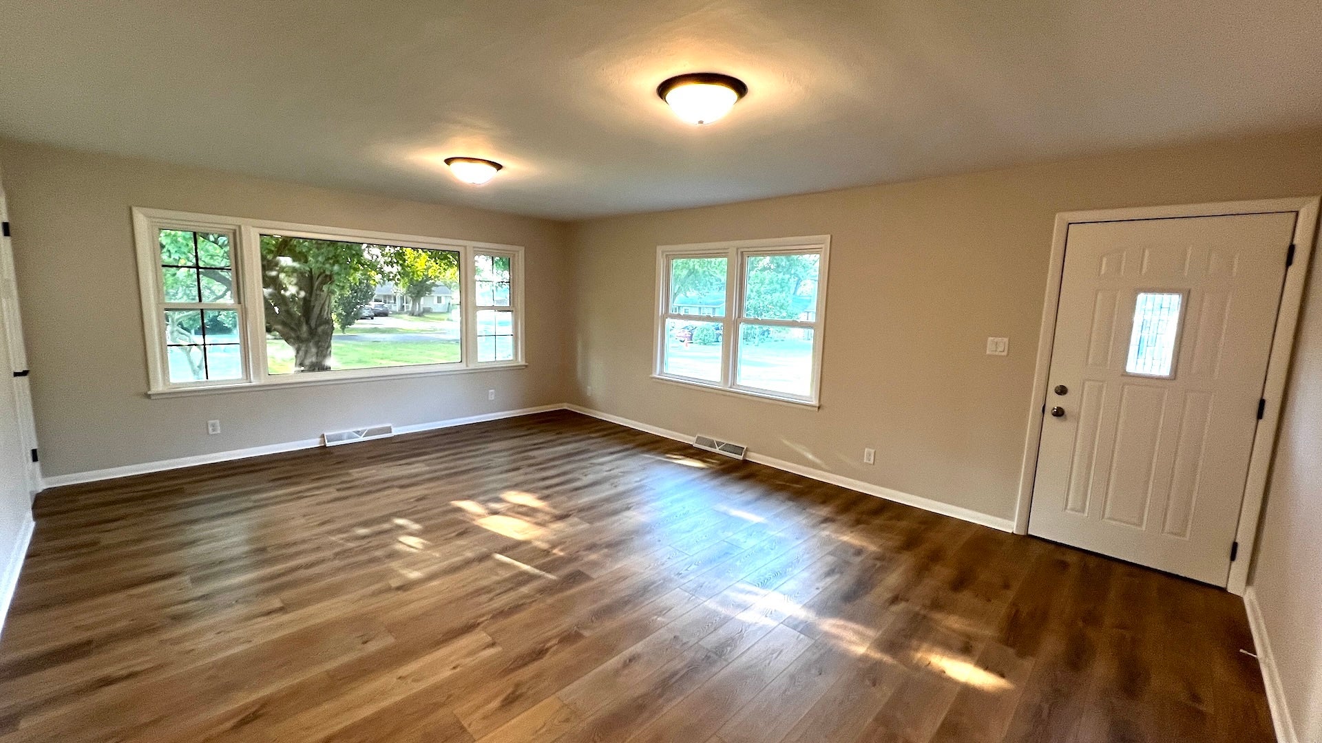 105 W Jackson Street W
