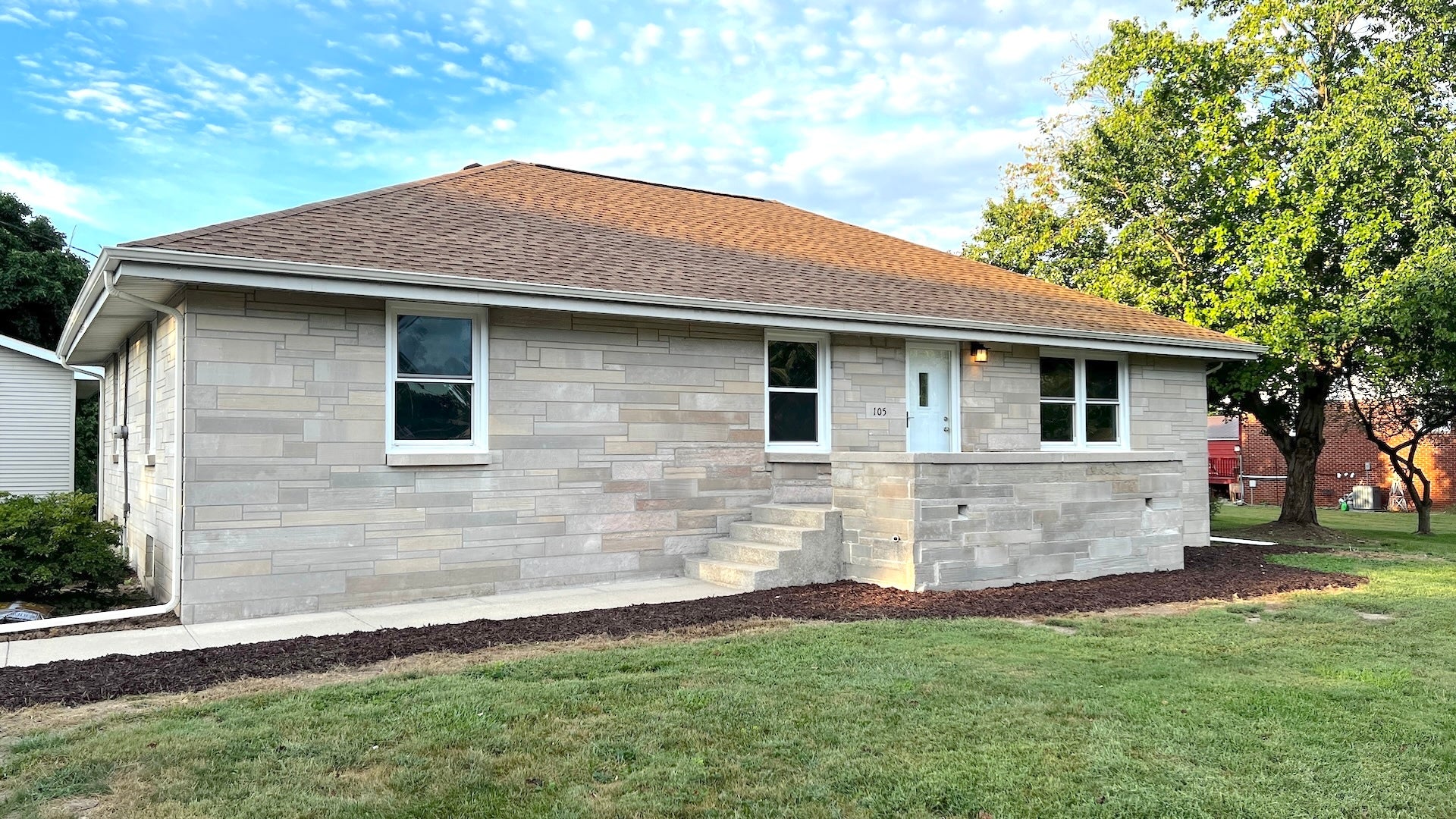 105 W Jackson Street W