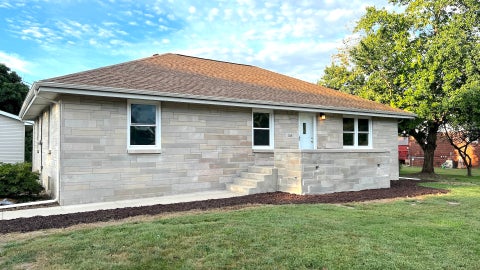 Tiny photo for 105 W Jackson Street W, Mahomet, IL 61853 (MLS # 12764330)