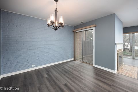 Tiny photo for 5919 Oakwood Drive #141F, Lisle, IL 60532 (MLS # 12592485)