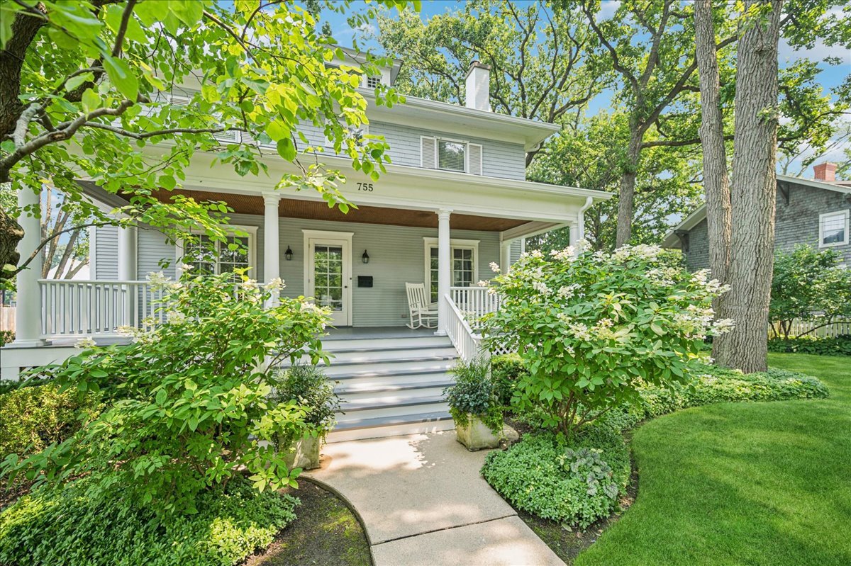 755 Lincoln Avenue