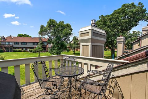 Tiny photo for 13332 S Oakview Court #V4, Palos Heights, IL 60463 (MLS # 12466319)