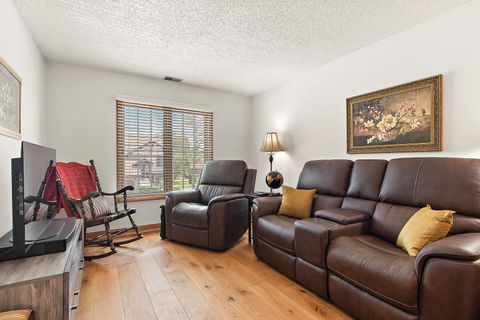 Tiny photo for 13332 S Oakview Court #V4, Palos Heights, IL 60463 (MLS # 12466319)