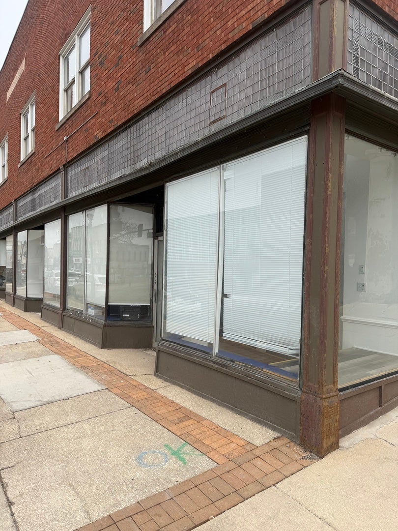 82-84 S Broadway