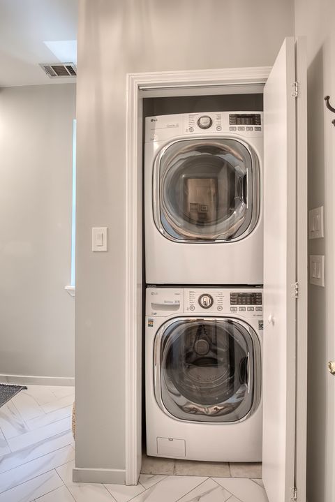 Tiny photo for 2300 N Southport Avenue #3F, Chicago, IL 60614 (MLS # 12466282)