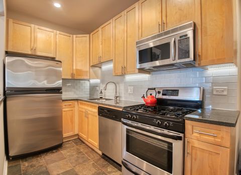 Tiny photo for 2300 N Southport Avenue #3F, Chicago, IL 60614 (MLS # 12466282)