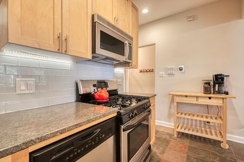 Tiny photo for 2300 N Southport Avenue #3F, Chicago, IL 60614 (MLS # 12466282)