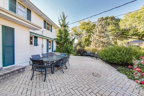 Tiny photo for 222 S Dwyer Avenue, Arlington Heights, IL 60005 (MLS # 12497659)