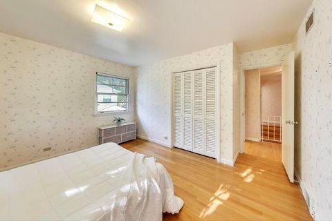 Tiny photo for 222 S Dwyer Avenue, Arlington Heights, IL 60005 (MLS # 12497659)