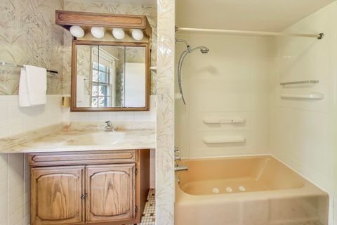 Tiny photo for 222 S Dwyer Avenue, Arlington Heights, IL 60005 (MLS # 12497659)