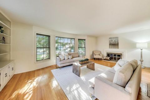 Tiny photo for 222 S Dwyer Avenue, Arlington Heights, IL 60005 (MLS # 12497659)