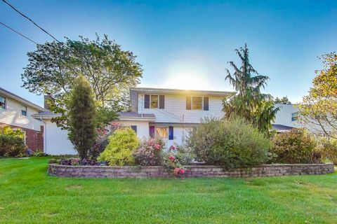 Tiny photo for 222 S Dwyer Avenue, Arlington Heights, IL 60005 (MLS # 12497659)