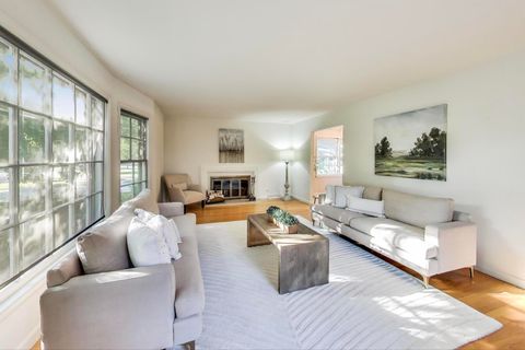 Tiny photo for 222 S Dwyer Avenue, Arlington Heights, IL 60005 (MLS # 12497659)