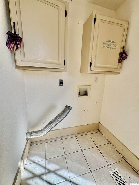 Tiny photo for 1430 College Ave, Quincy, IL 62301 (MLS # 12593149)