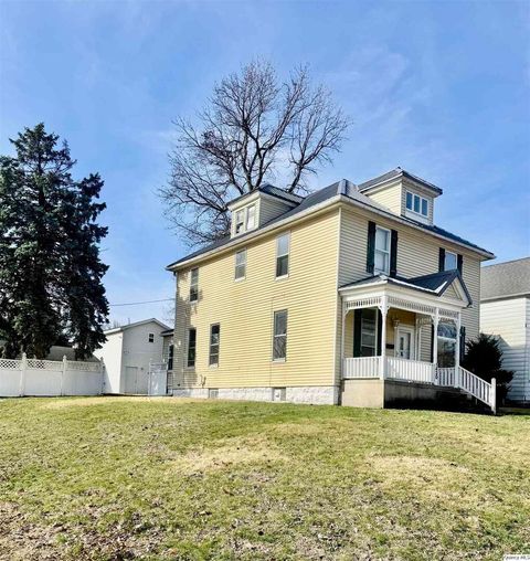 Tiny photo for 1430 College Ave, Quincy, IL 62301 (MLS # 12593149)