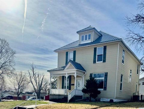 Tiny photo for 1430 College Ave, Quincy, IL 62301 (MLS # 12593149)