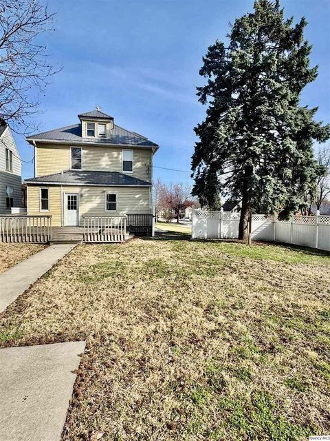 Tiny photo for 1430 College Ave, Quincy, IL 62301 (MLS # 12593149)