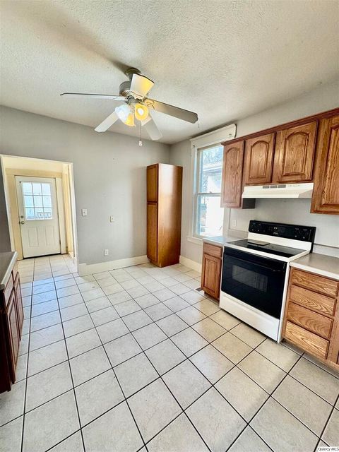 Tiny photo for 1430 College Ave, Quincy, IL 62301 (MLS # 12593149)