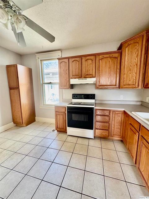 Tiny photo for 1430 College Ave, Quincy, IL 62301 (MLS # 12593149)