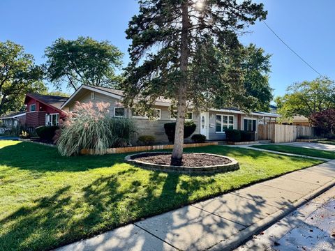 Tiny photo for 828 Dell Road, Northbrook, IL 60062 (MLS # 12518124)