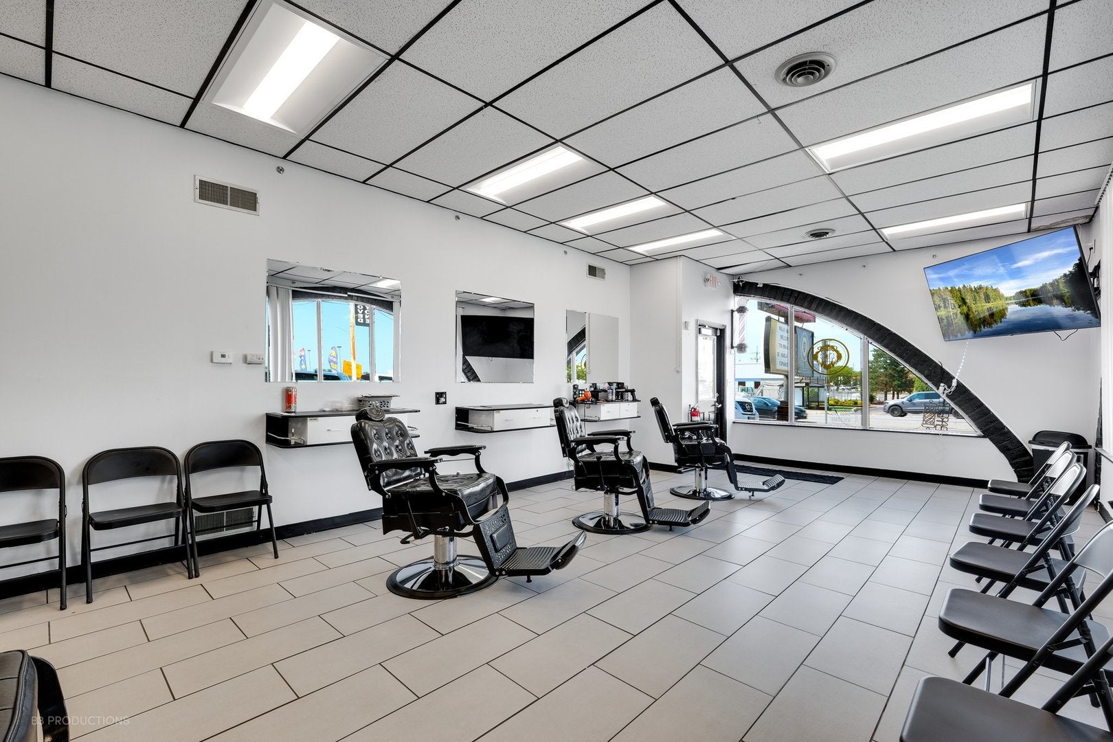 710 W Lincoln Highway