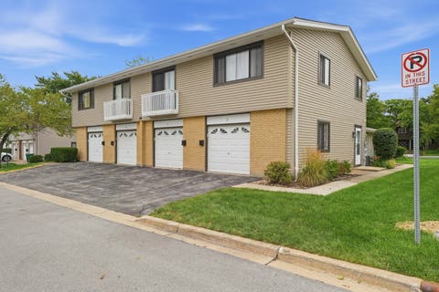 Tiny photo for 124 Fairlane Court #D, Bloomingdale, IL 60108 (MLS # 12729937)