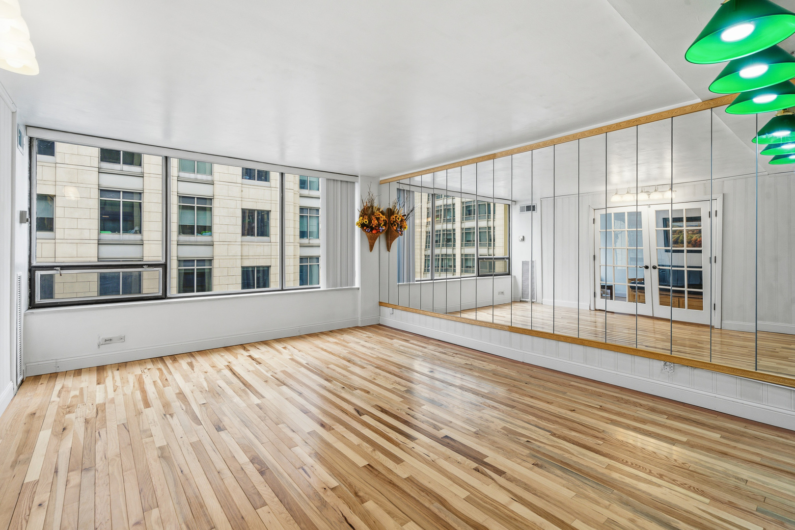 233 E Erie Street 1602