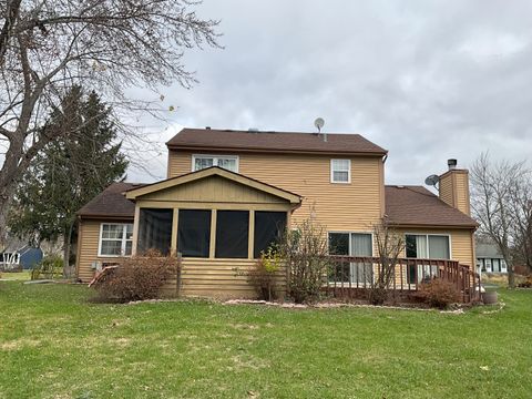 A home in West Dundee