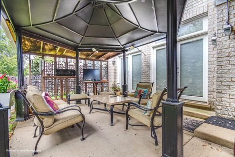 Tiny photo for 986 W Stonehedge Drive, Addison, IL 60101 (MLS # 12495339)