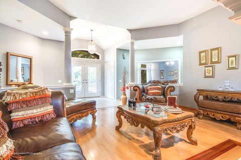 Tiny photo for 986 W Stonehedge Drive, Addison, IL 60101 (MLS # 12495339)