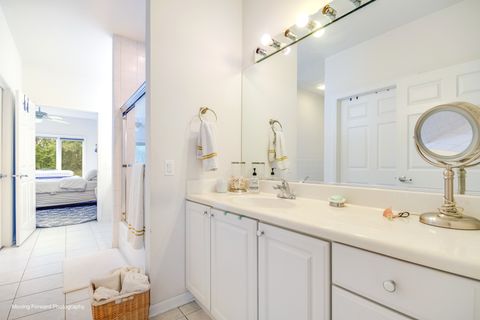 Tiny photo for 986 W Stonehedge Drive, Addison, IL 60101 (MLS # 12495339)