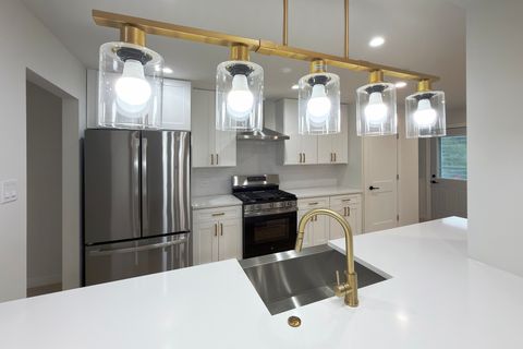 Tiny photo for 1703 N Burning Bush Lane, Mount Prospect, IL 60056 (MLS # 12525710)