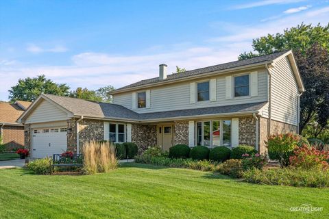 Photo of 1547 Huntleigh Drive, Wheaton, IL 60189 (MLS # 12484707)