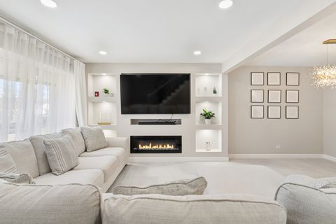 Tiny photo for 1936 Whitingham Lane, Hoffman Estates, IL 60169 (MLS # 12589498)